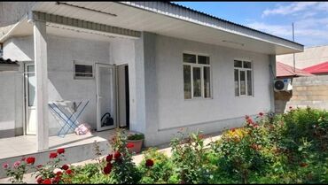 продажа домов в городе бишкек: 100 м², 3 комнаты, Свежий ремонт Кухонная мебель