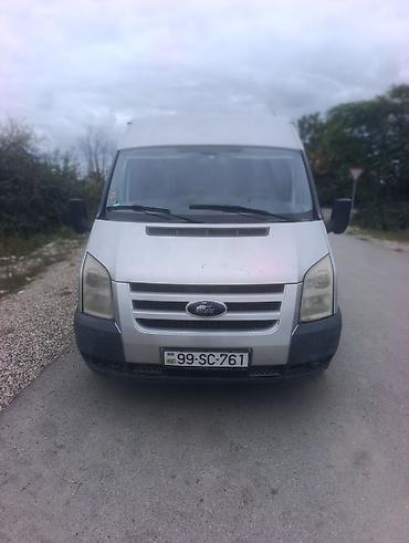 fort yük: Ford yük furgonu – geniş yük bölməsi və praktik salon Xüsusiyyətlər — 5