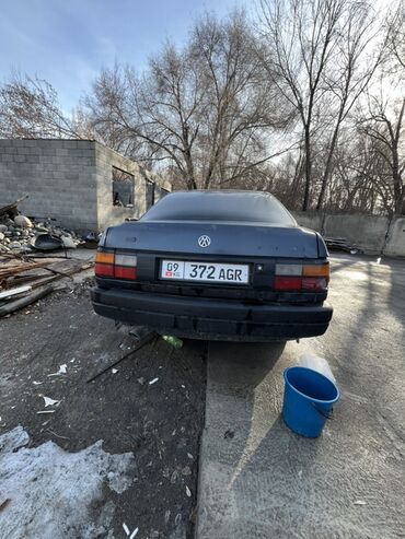 Volkswagen: Volkswagen Passat: 1988 г., 1.8 л, Механика, Бензин, Седан — 5