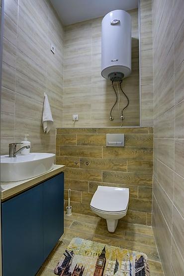 hostel osh: 2 комнаты, Филармония, Душевая кабина, Постельное белье, Кондиционер — 10