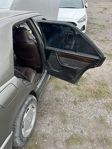 Транспорт: Mercedes-Benz E-Class W124, E320, седан. Задняя часть и салон — 8