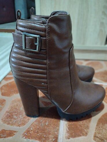 plitke cizme: Ankle boots, 36