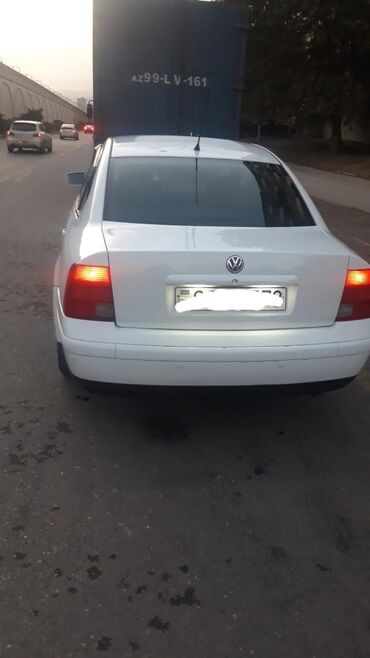 volkswagen polo 1998: 99 cu il sade mator sade karopka.gündelik sürülen maşindi.heç bir xerc