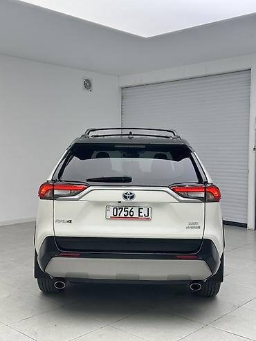 ярус машина: Toyota RAV4: 2022 г., 2.5 л, Автомат, Гибрид, Кроссовер — 6