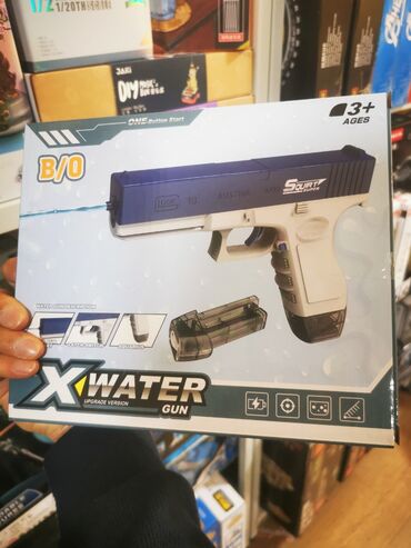 купить игрушки магазин: Продаю водяные пистолеты новые по 400 сом, есть с магазином побольше