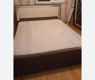 Ev üçün digər mebel: İşlənmiş, İkinəfərlik çarpayı, Matras ilə