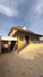 Долгосрочная аренда домов: 220 м², 5 комнат, Кондиционер, Парковка, Подвал, погреб at lalafo.kg — 1 Долгосрочная аренда домов: 220 м², 5 комнат, Кондиционер, Парковка, Подвал, погреб — 1