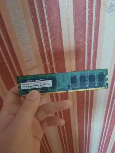 samsung 2gb 1rx8 pc3 ram 10600u 09 11 a1: Operativ yaddaş (RAM) Samsung, 2 GB, < 1333 Mhz, DDR2, PC üçün, Yeni