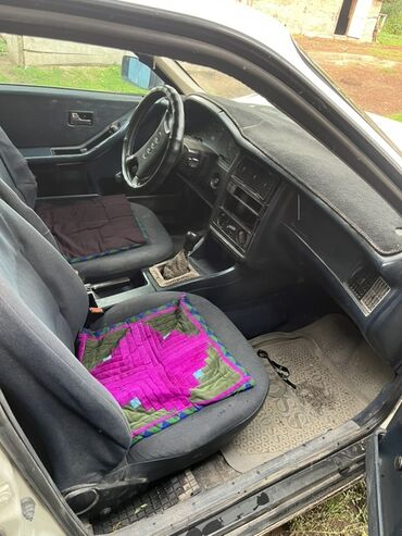 машина k5: Audi 80: 1988 г., Механика, Седан