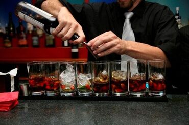 Услуги: Срочно требуется бармен с опытом работы. Зарплату обговорим