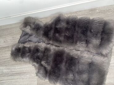 zute jakne: L (EU 40), XL (EU 42), Faux fur, color - Grey