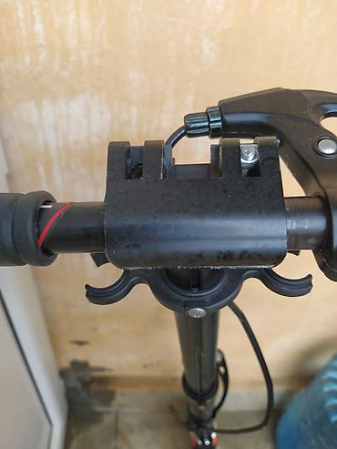 m4 pro max scooter: Elektrikli skuter – şəhər içi rahat və yığcam hərəkət üçün - Rəng — 1