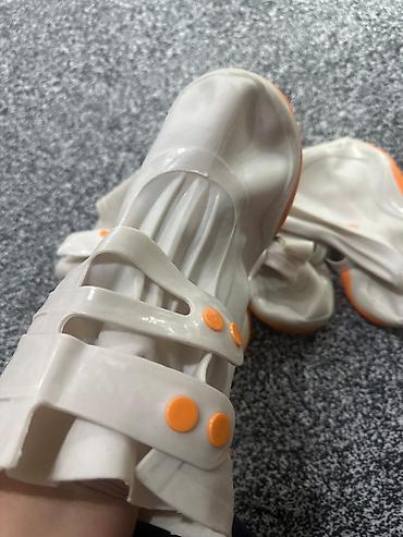 Другая техника для кухни: Силиконовые чехлы для обуви качество отличное, хорошо тянется,на ноге — 9