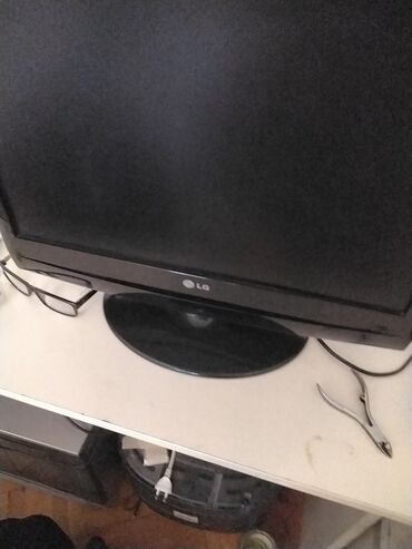 tecno pova 3: Televizor LG LCD 24"