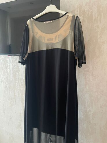 Dəstlər, kostyumlar: Brend: SABRA Ölçü: 40-46-48 Məhsul təsviri: - 2 parçadan ibarət dəst — 1