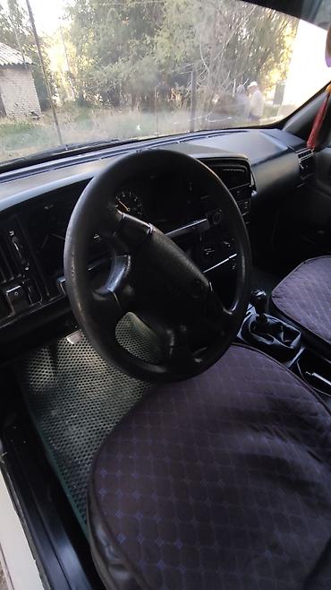 Volkswagen: Volkswagen Passat: 1989 г., 1.8 л, Механика, Бензин, Седан — 10