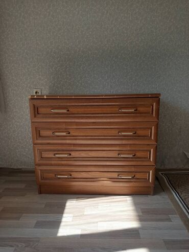продам офисную мебель бу: Продаю комод