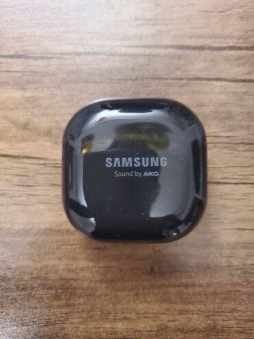 oneplus buds: Samsung Buds Live. Ideal veziyyetdedir. Hec bir prablemi yoxdu. Real