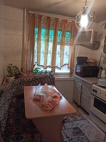 снять дом для мероприятий: 2 комнаты, 53 м², 104 серия, 2 этаж, Косметический ремонт