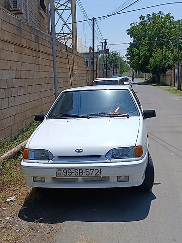 VAZ (LADA): LADA Samara (hatchback), ağ rəng. Xüsusiyyətlər: - Kuzov: 5 qapılı — 9