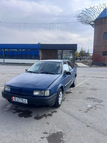 купить ssangyong korando новый: Volkswagen Passat: 1989 г., 1.8 л, Механика, Бензин, Седан