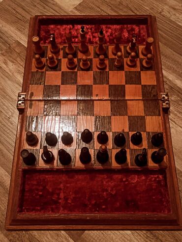 Şahmatlar: Taxta şahmat dəsti – qutulu, əl işinə bənzər klassik model — 2