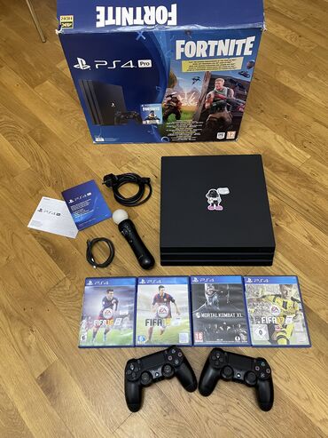 джойстик sony playstation 3: Ps4 Pro 1Tb. Б/у. Один джойстик оригинальный, второй копия хорошего