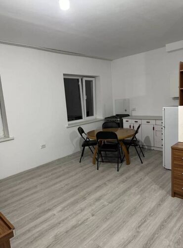 недвижимость в бишкеке квартиры: 1 комната, Агентство недвижимости, С мебелью частично
