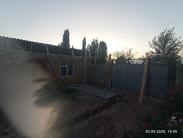 Продажа коттеджей и домов: Продаётся или меняется дом в селе Мээнеткече, город Токмок. Дом тёплый — 8