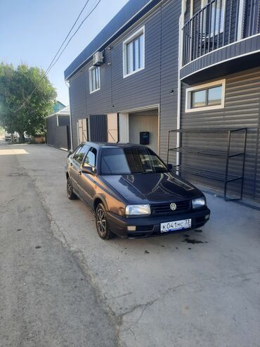 насос для автомобиля: Volkswagen Vento: 1994 г., 1.8 л, Механика, Бензин, Седан