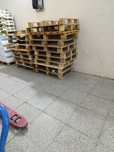 Santexnika: Pardon cornu pola yarli çoxdu isdeyen yelaqe saxlasın 1 denesi 1 manat