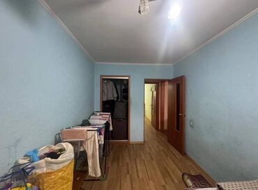 снять жилье в кыргызстане: 3 бөлмө, 58 кв. м, 104-серия, 1 кабат, Косметикалык ремонт