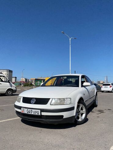 Volkswagen: Volkswagen Passat: 2000 г., 1.6 л, Механика, Бензин, Седан