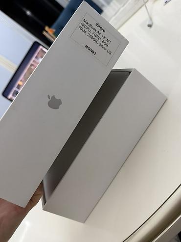 Ноутбуки Apple (MacBook): Apple MacBook Air 13" (серебристый) - Экран Retina с тонкими рамками — 9