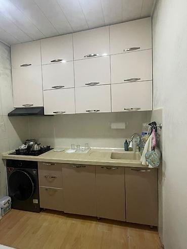 Mətbəx mebeli dəsti - Üst modul: tavanadək hündür, çoxsaylı qapalı