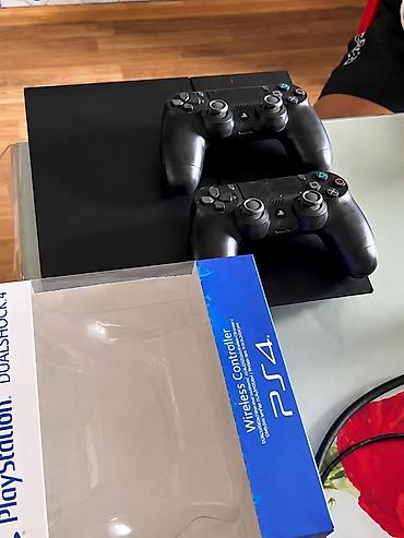 Elektronika: PlayStation 4 (PS4) oyun sistemi paketi Xüsusiyyətlər və tərkib: - — 2