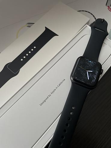 apple watch adapter: Apple Watch Series 5 40 mm (qara) – silikon Sport Band ilə — 1