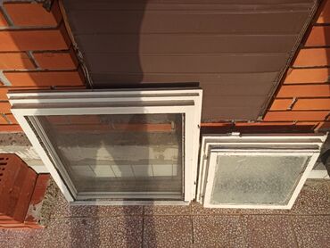 Prozori: Dva prozora bez okvira: veći 69x71,5cm duplo staklo i manji 50x47,5 — 6