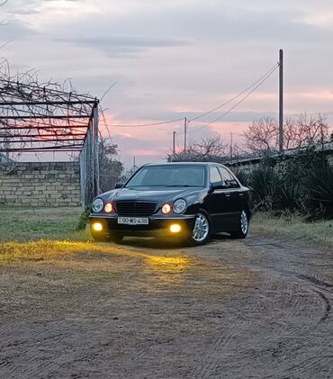 Mercedes-Benz: Mercedes-Benz E-Class: 2 l | 2000 il Sedan — 9