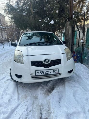 Toyota: Toyota Vitz: 2005 г., 0.1 л, Автомат, Бензин