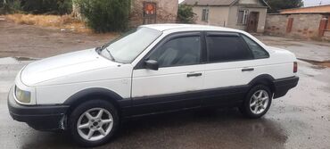 Volkswagen: Volkswagen Passat: 1989 г., 1.8 л, Механика, Бензин, Седан