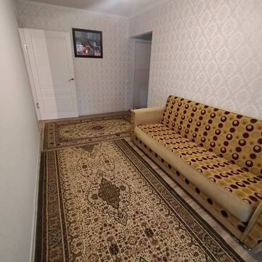 срочно продаётся 1 комнатная квартира в районе ошского рынка: 2 бөлмө, 43 кв. м, 104-серия, 1 кабат, Косметикалык ремонт