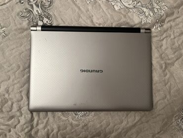 mini laptop: Intel Core i3, 14 "