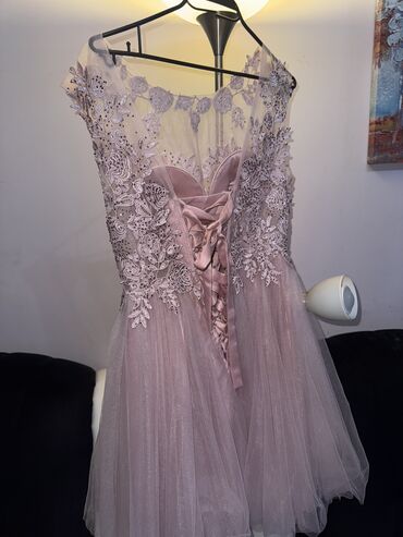 Haljine: Elegantna haljina u puder‑roze boji - Kroj: kratka A‑linija, raskošan — 4