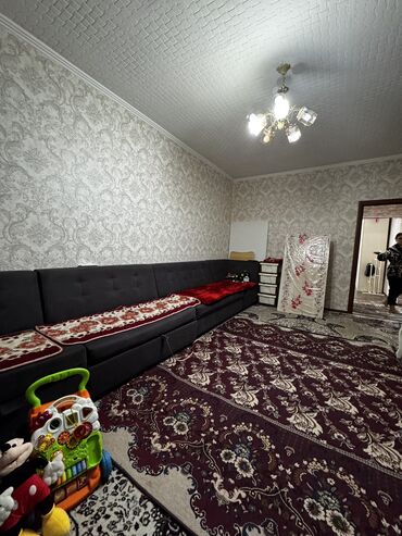 срочно в связи с переездом: 2 бөлмө, 58 кв. м, 105-серия, 5 кабат, Косметикалык ремонт