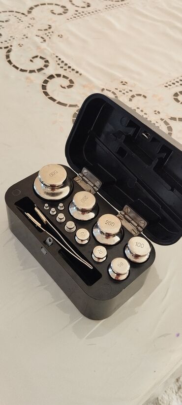 demir list qiymeti: Metal etalon çəkilər dəsti – laboratoriya və tərəzi kalibrləmə üçün