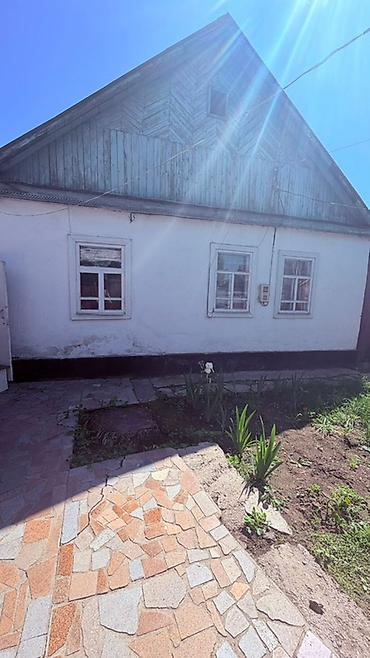 Продажа коттеджей и домов: Дом с двором и хозяйственными постройками - Территория: закрытый двор — 8