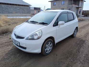 Honda: Honda Fit: 2005 г., 1.3 л, Вариатор, Бензин, Хэтчбэк