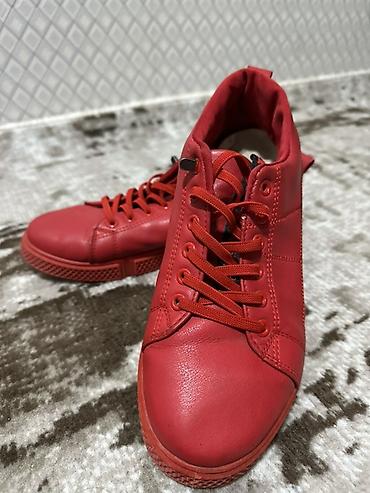 Krasofkalar və idman ayaqqabıları: Maştağadadır Çox az istifadə olunub İçində tam təzəsi də var — 12