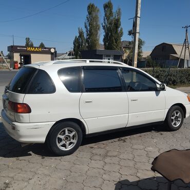 продаю в связи с переездом: Toyota Ipsum: 2001 г., 2 л, Автомат, Бензин, Вэн/Минивэн